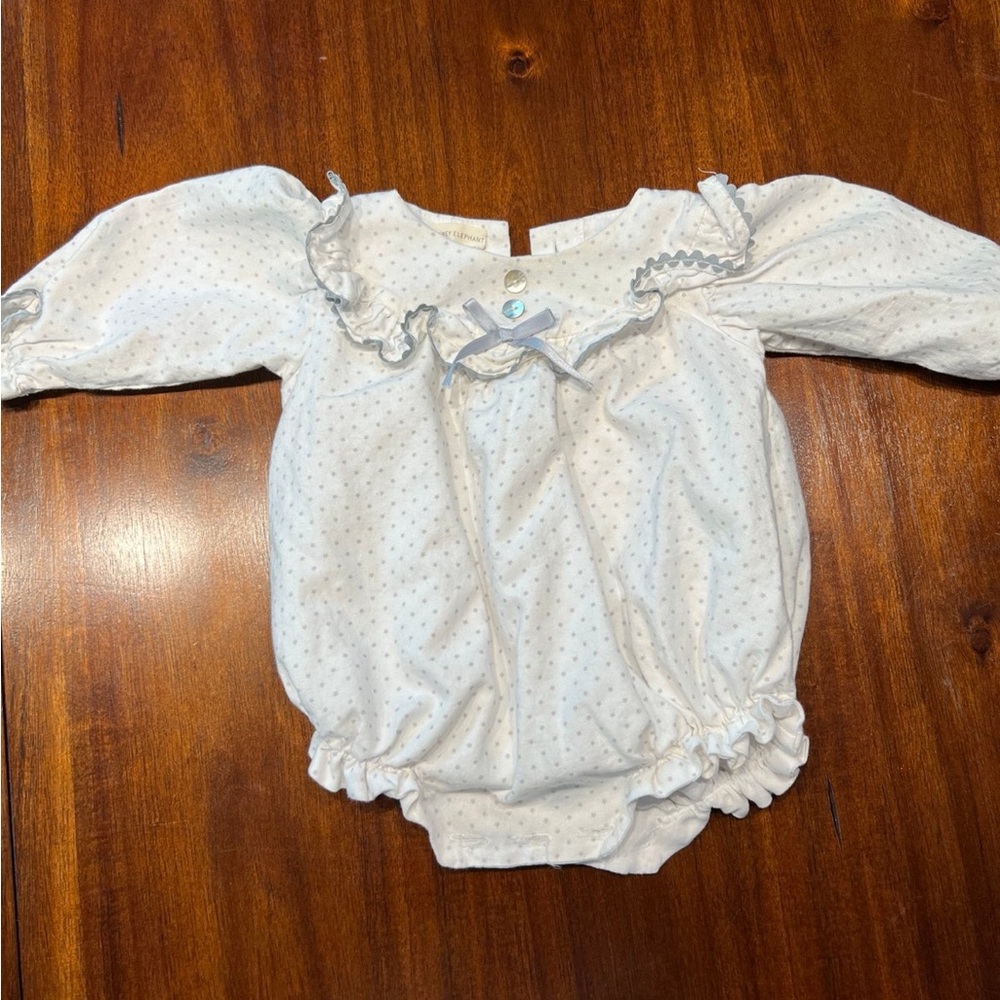 Grey elephant brand bubble